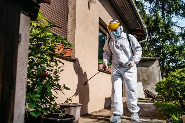 Best Mosquito Control Services  in Newburgh, IN